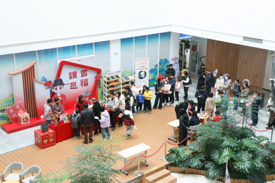 八闽书房·寻福卷丨漆韵千年 扇绘八闽福——“八闽书房”漆艺传福活动点亮非遗与阅读共生新景