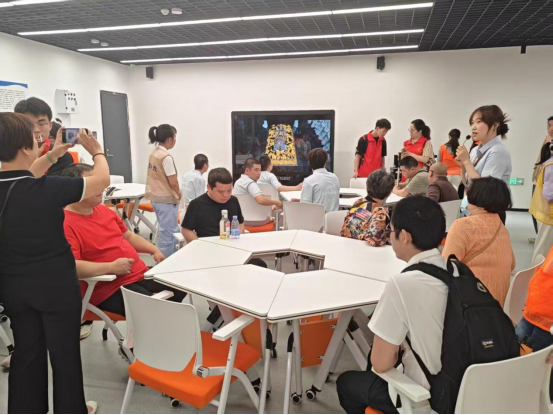 福建省图书馆特殊群体阅览室试运行并举办“全国助残日”特色体验活动