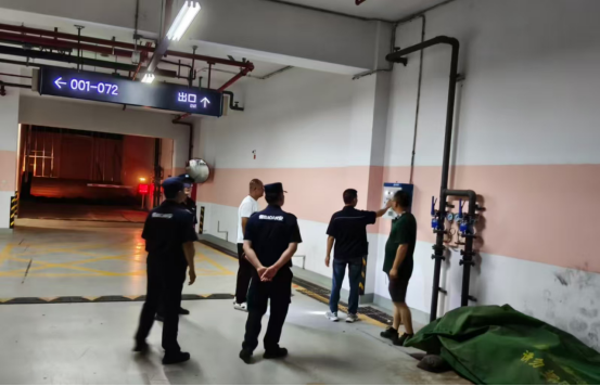 闻“风”而动严排查 筑牢防线护书香——福建省图书馆连夜开展台风“白海豚”防御专项巡查 