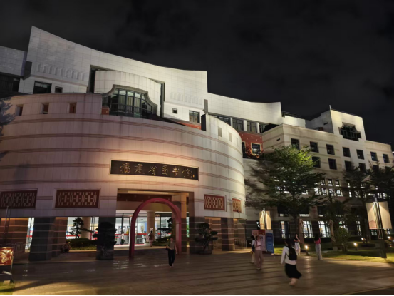 延时不打烊 书香润八闽——福建省图书馆错时延时开放服务纪实   　　  